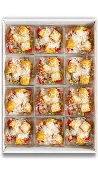 Салаты «Цезарь» с куриными бедрышками — доставка боксов Нижний Новгород