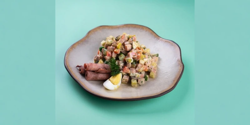 Салат Оливье-фьюжн с говядиной и языком — доставка боксов Нижний Новгород