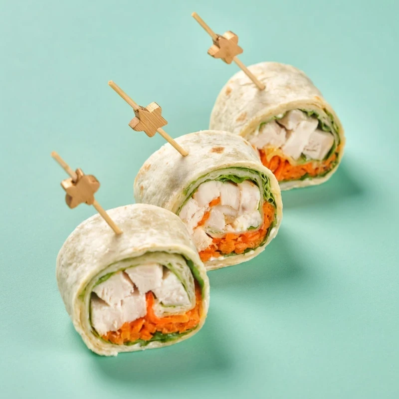 Мини-рулет из куриной грудки с морковью по-корейски — доставка боксов Нижний Новгород