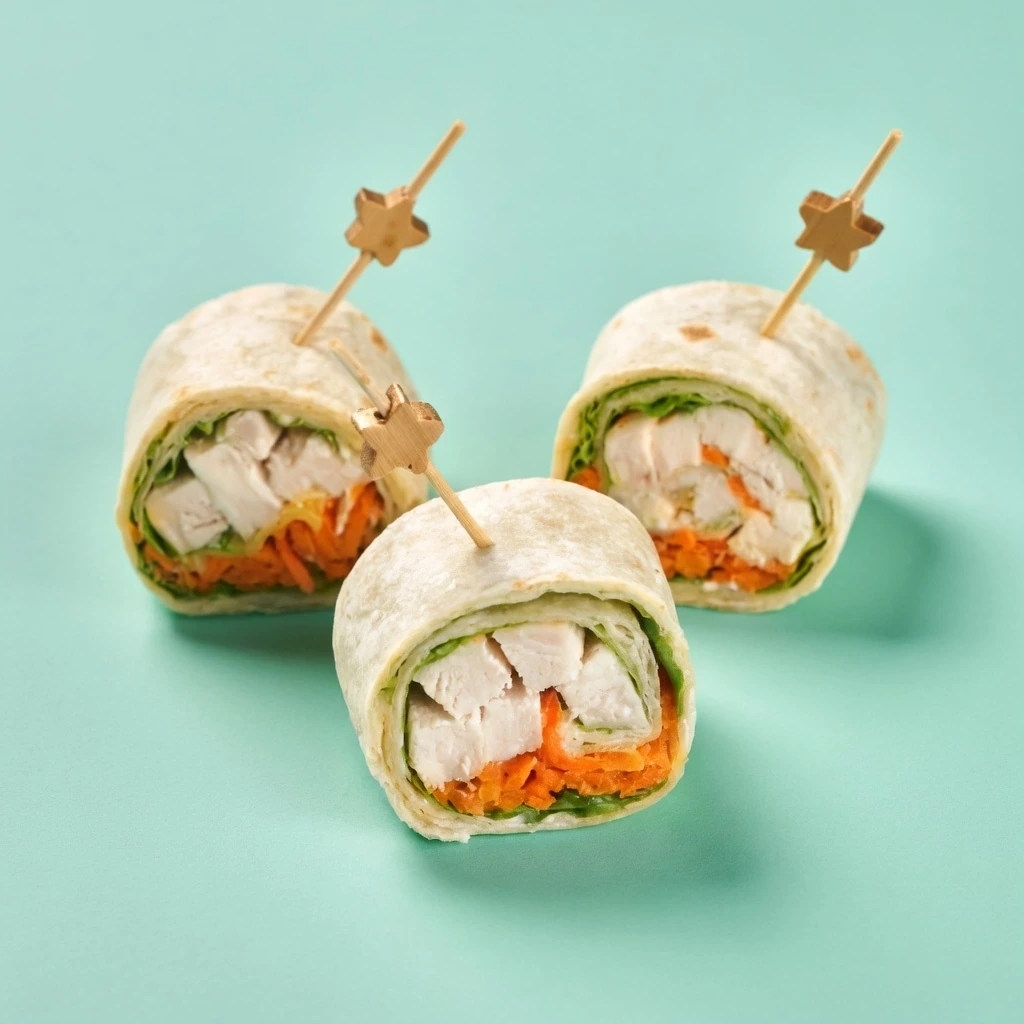 Мини-рулет из куриной грудки с морковью по-корейски — кейтеринг Нижний Новгород