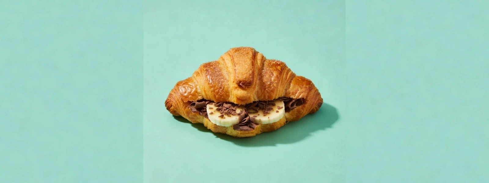 Мини-круассан с шоколадом и бананом