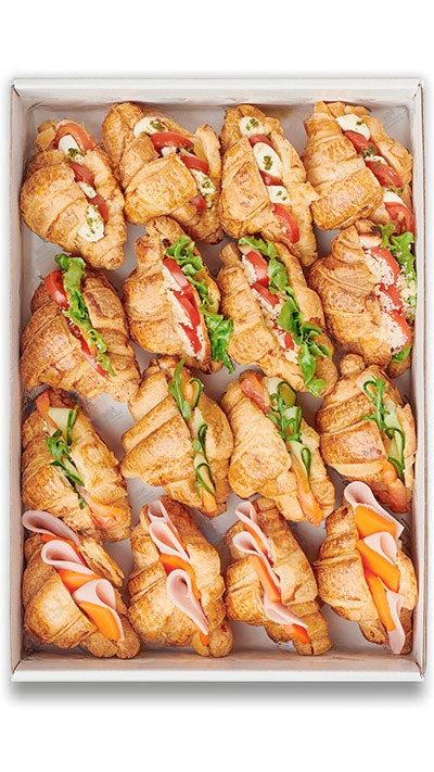 Сет мини-круассанов — цезарь,лосось,моцарелла, ветчина